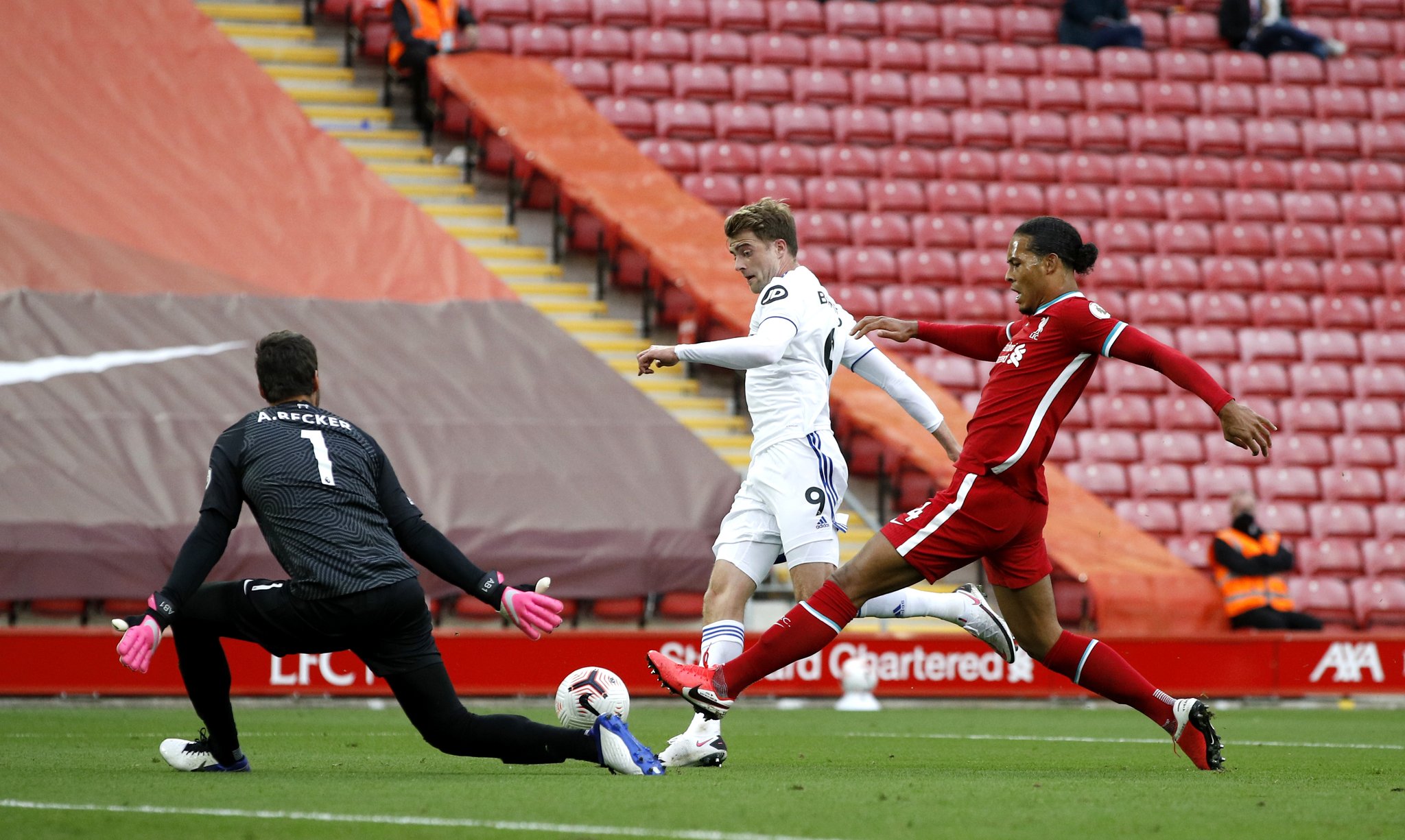 期试图通过 期试图通过